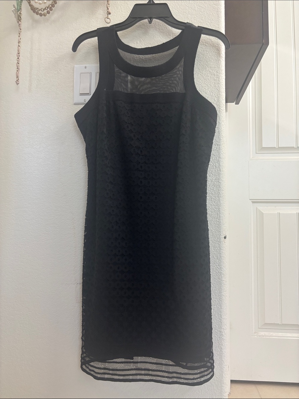Max Edition Black Sleeveless Midi Dress with Lace Overlay